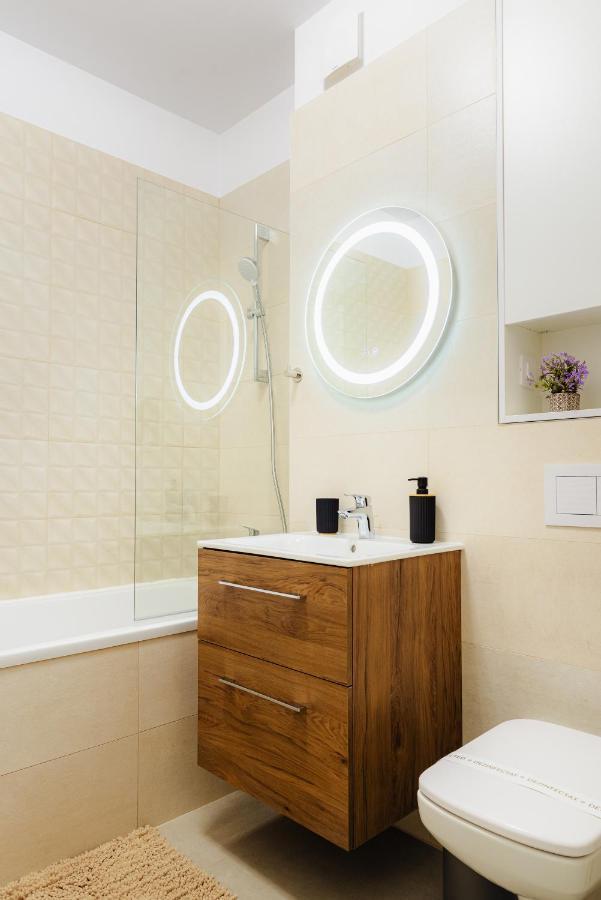 New Luxury City Center Studio Bucureşti Ngoại thất bức ảnh